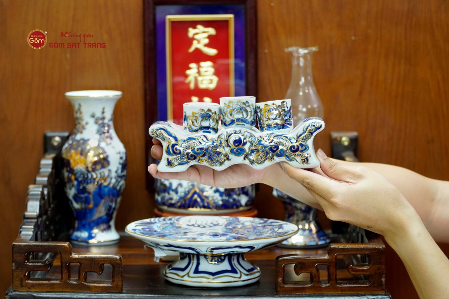 [Set Cơ Bản] Bộ Đồ Thờ Ông Táo Men Lam Nổi Vẽ Vàng (6 món)