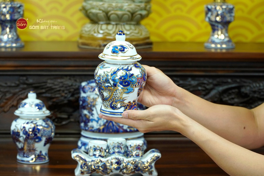 [Set Cơ Bản] Bộ Đồ Thờ Phật Men Lam Nổi Vẽ Vàng (11 món)