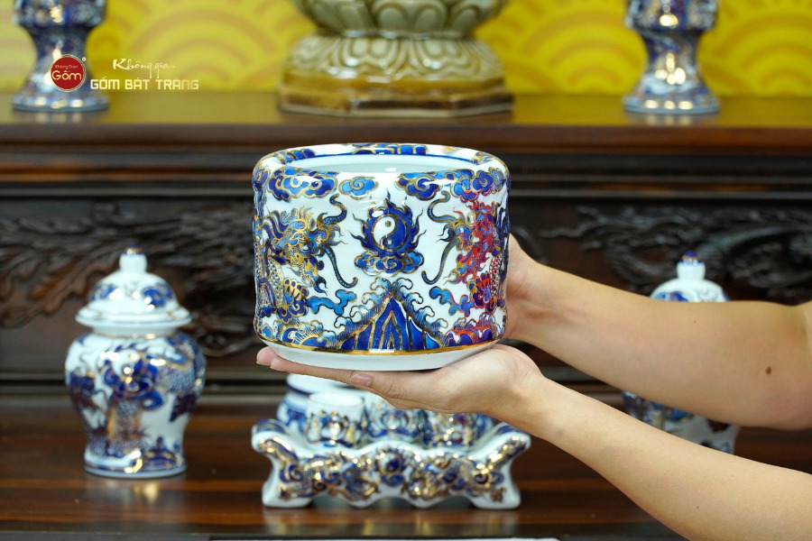 [Set Cơ Bản] Bộ Đồ Thờ Phật Men Lam Nổi Vẽ Vàng (11 món)