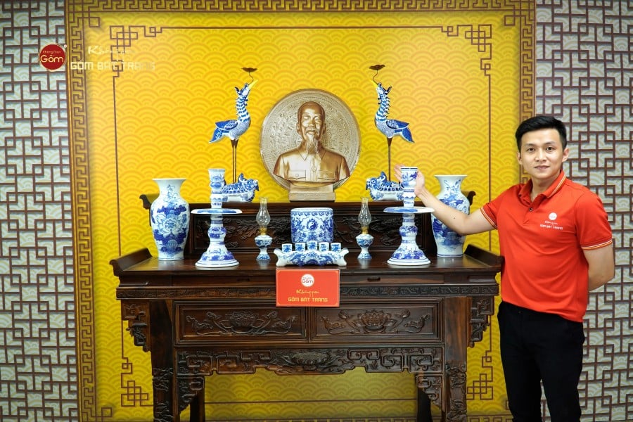 [Set Cơ Bản] Bộ Đồ Thờ Bác Hồ Men Lam (10 món)