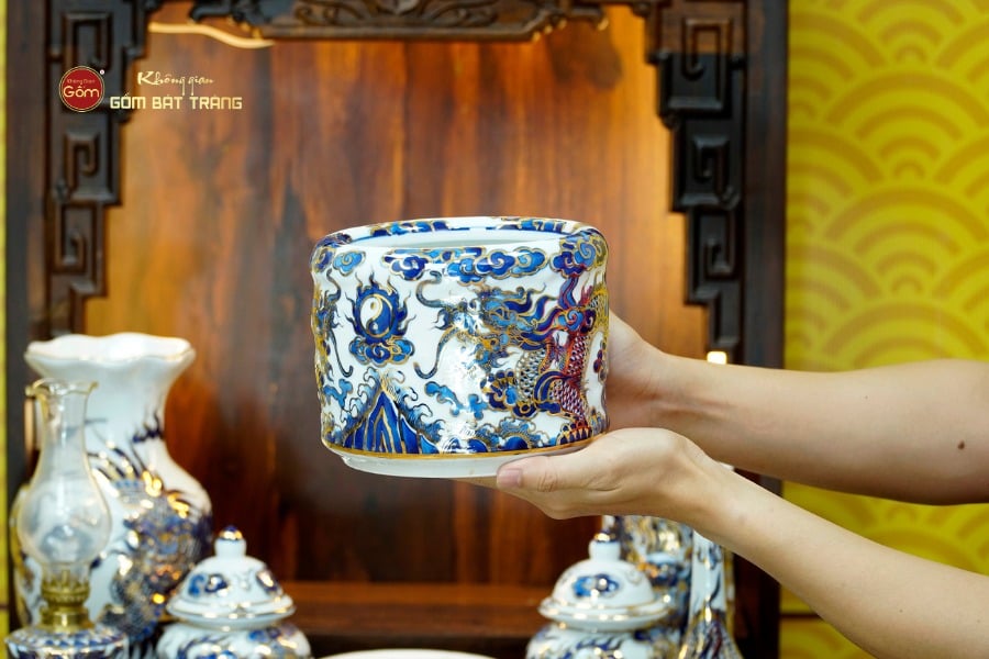 [Set Cơ Bản] Bộ Đồ Thờ Thần Tài Thổ Địa Men Lam Nổi Vẽ Vàng (9 món)