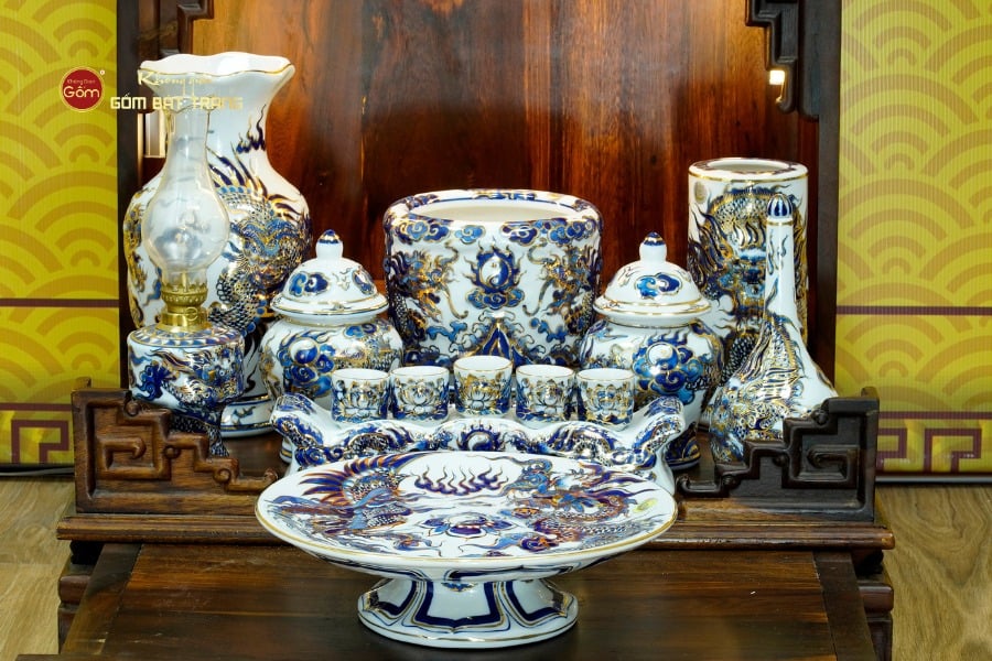 [Set Cơ Bản] Bộ Đồ Thờ Thần Tài Thổ Địa Men Lam Nổi Vẽ Vàng (9 món)
