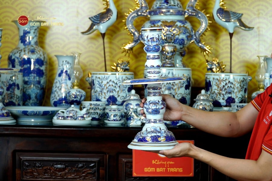 [Set Hào Gia] Bộ Đồ Thờ Gia Tiên Men Lam Vẽ Vàng (31 món)