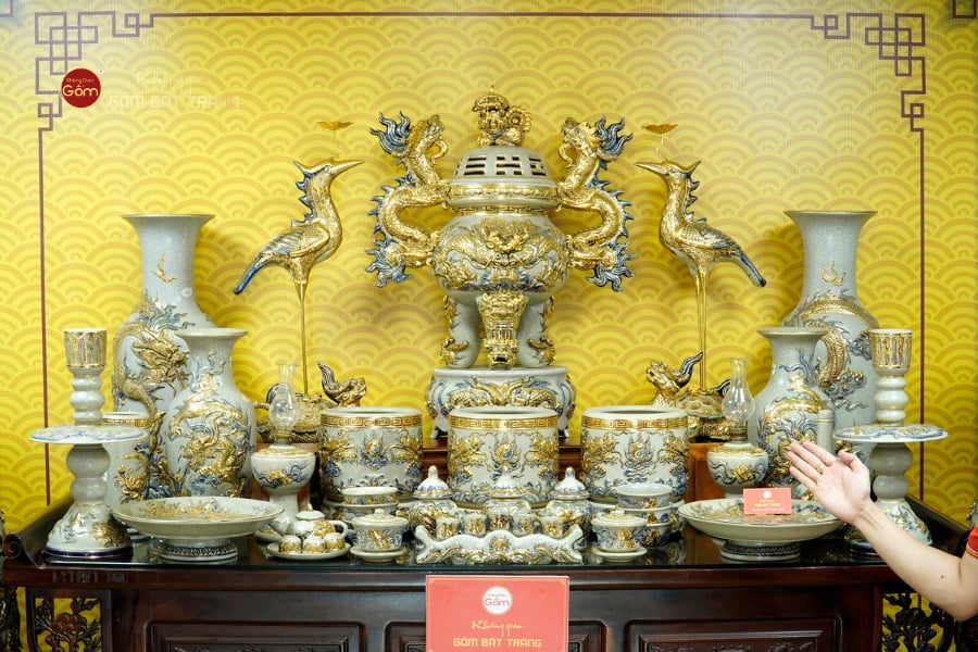 [Set Hào Gia] Bộ Đồ Thờ Gia Tiên Men Rạn Vẽ Vàng (30 món)