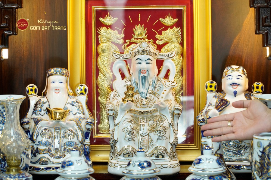 [Set Hào Gia] Bộ Đồ Thờ Thần Tài Thổ Địa Men Lam Nổi Vẽ Vàng (14 món)