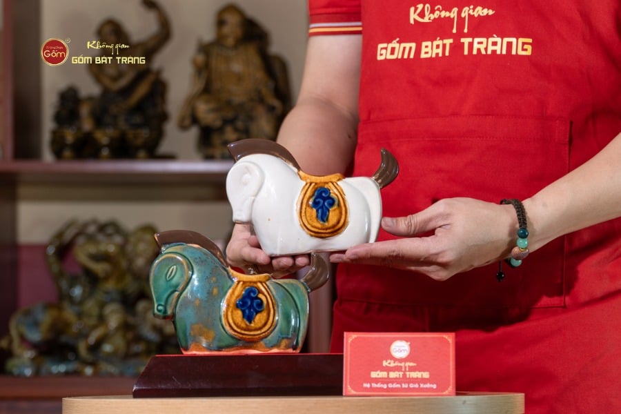 TƯỢNG NGỰA NGỌC TIỂU ĐÃ