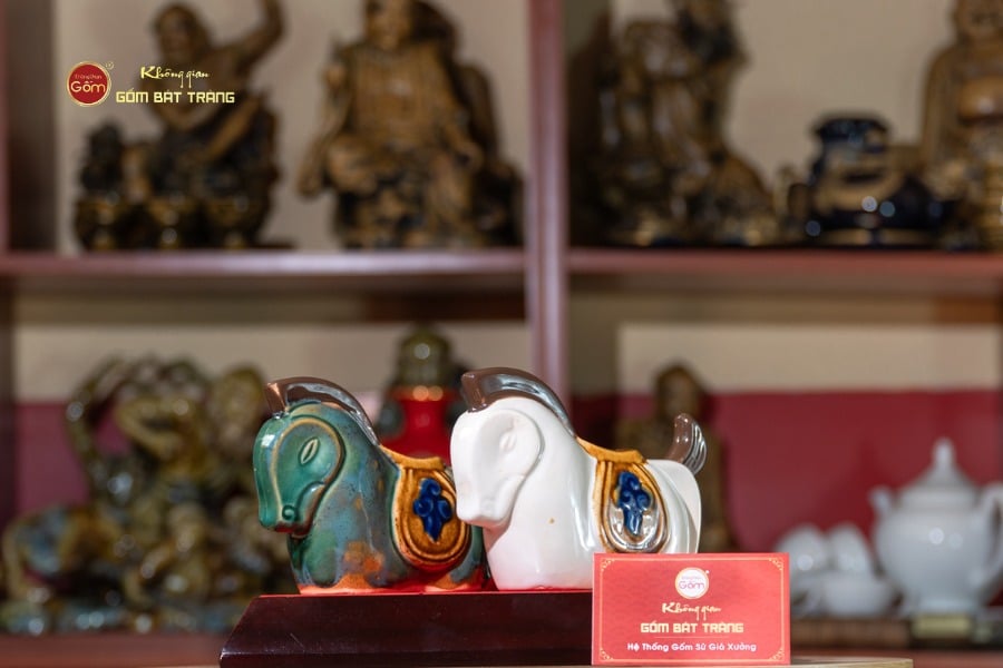 TƯỢNG NGỰA NGỌC TIỂU ĐÃ