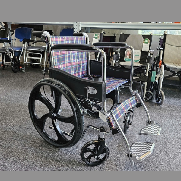 xe lăn tiêu chuẩn đến từ thương hiệu Lucass USA