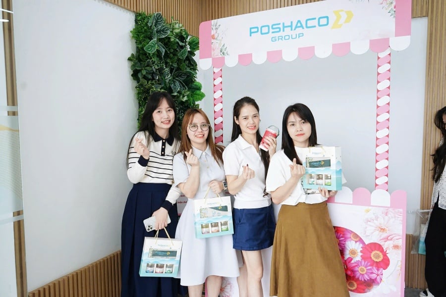Nhân sự Poshaco trong hoạt động nội bộ