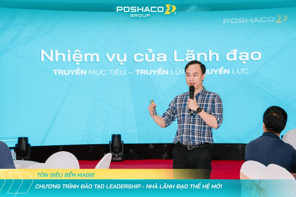 Diễn giả Nguyễn Văn Quý - Phó Tổng Giám đốc Kinh doanh và Marketing - Poshaco Group chia sẻ tại chương trình Leadership