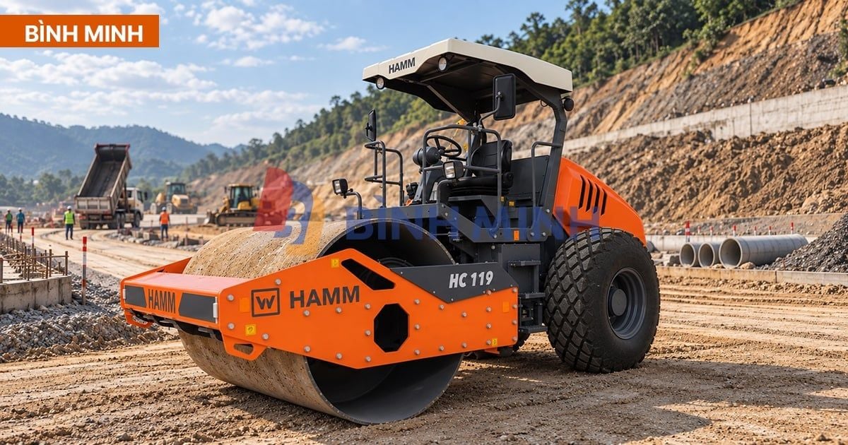xe lu HAMM HC119 hoạt động tại công trường