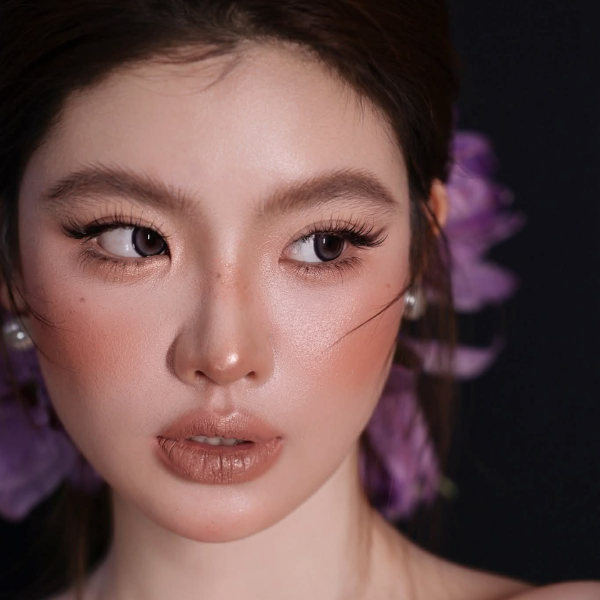 make up bằng bảng màu mắt tone cam đất