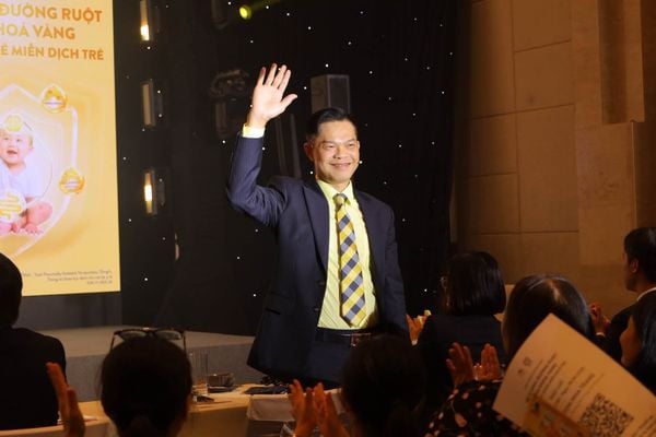 Ts.Bs Bùi Chí Thương Tại Hội Thảo Khoa Học Với Chủ Đề ‘Hệ Vi Sinh Đường Ruột – Chìa Khóa Vàng Cho Sức Khỏe Miễn Dịch Trẻ’ Tại Khánh Hòa