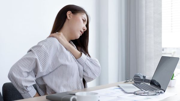 CÁCH CHỮA ĐAU CỔ VAI GÁY CHO DÂN VĂN PHÒNG?