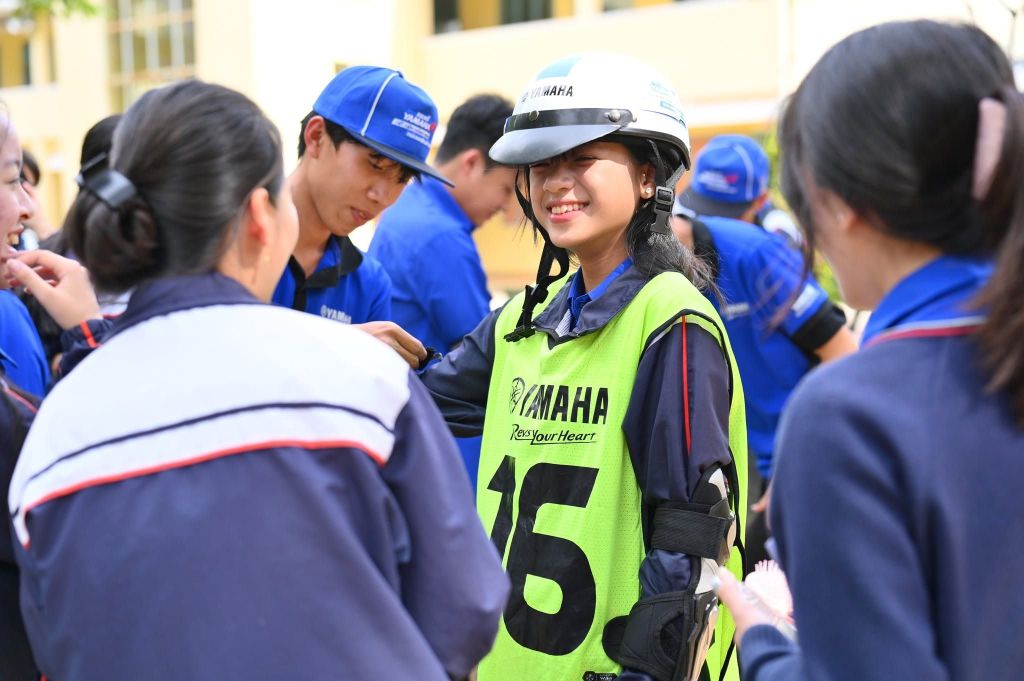 uu-dai-cho-hoc-sinh-co-giay-khen-mua-xe-50cc-3