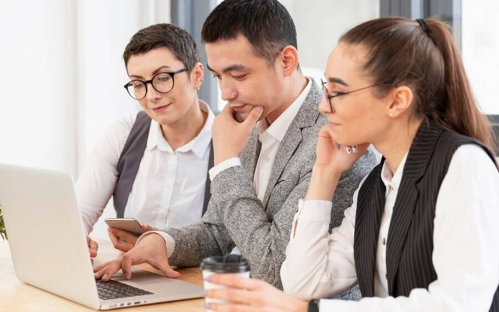 Bộ sản phẩm chăm sóc tóc cho dân văn phòng - Giải pháp tiện lợi mỗi ngày