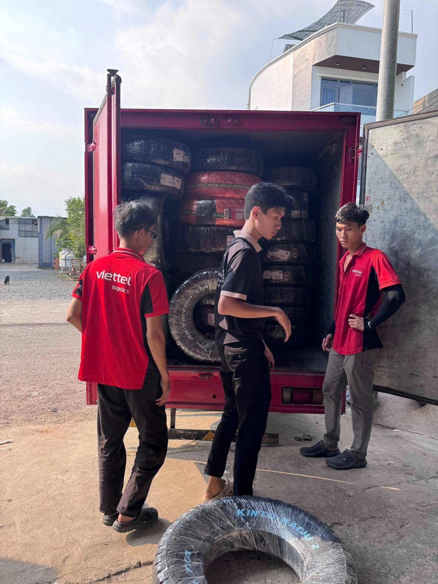 SHIP LỐP CHO KHÁCH TỈNH VÀ LÂN CẬN SÀI GÒN