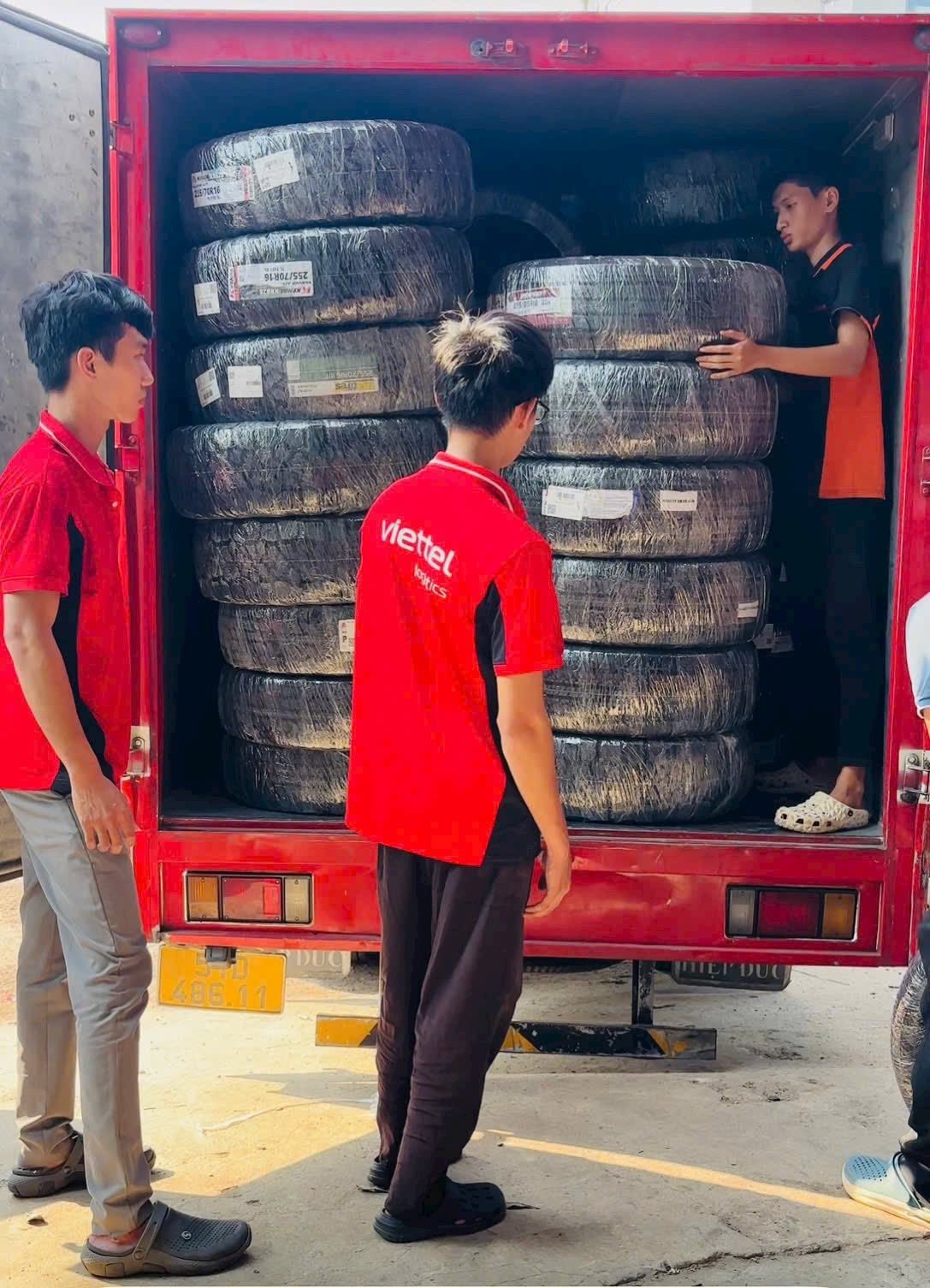 KENDA 235/55R19 KR52