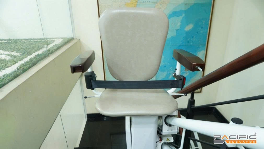 Hình ảnh thang ghế Stairlift do Công ty Thang máy Pacific lắp đặt