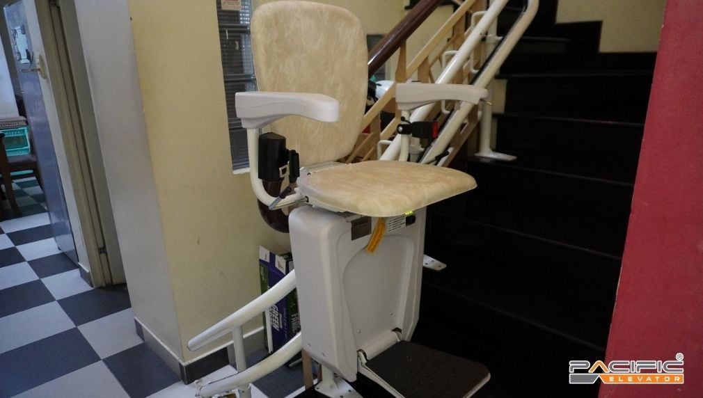 Hình ảnh thang ghế Stairlift do Thang máy Pacific lắp đặt tại nhà khách hàng