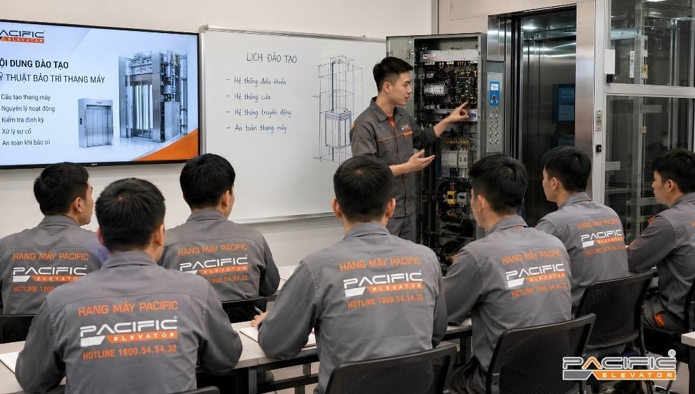 Hình ảnh minh hoạ kỹ thuật viên Thang máy Pacific được đào tạo chuyên môn bảo trì - sửa chữa thang máy