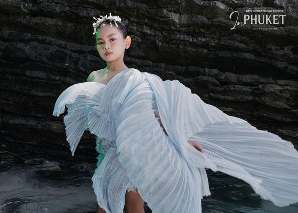 Người mẫu Trúc Hà 'gây sốt' sàn diễn Thái: Vừa catwalk 'chất lừ', vừa vũ đạo 'cực đỉnh'