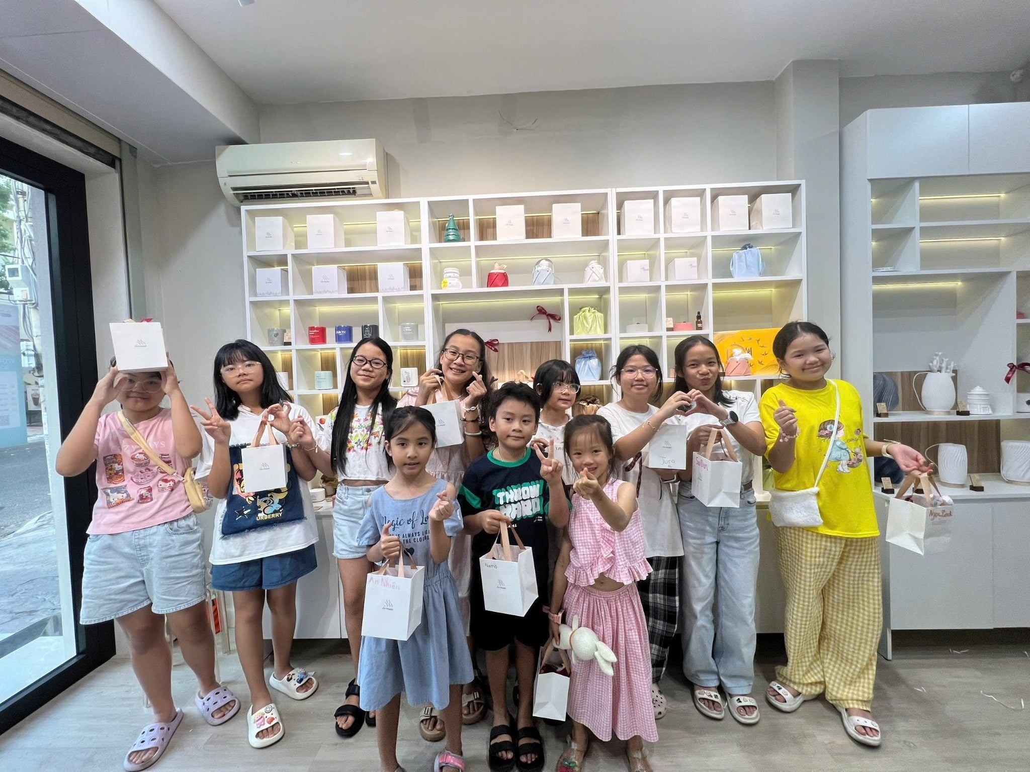 Workshop Quà Tặng Bé Ngày 1/6 - Tạo Nến + Gói Quà Đặc Biệt Cho Thiên Thần Nhỏ