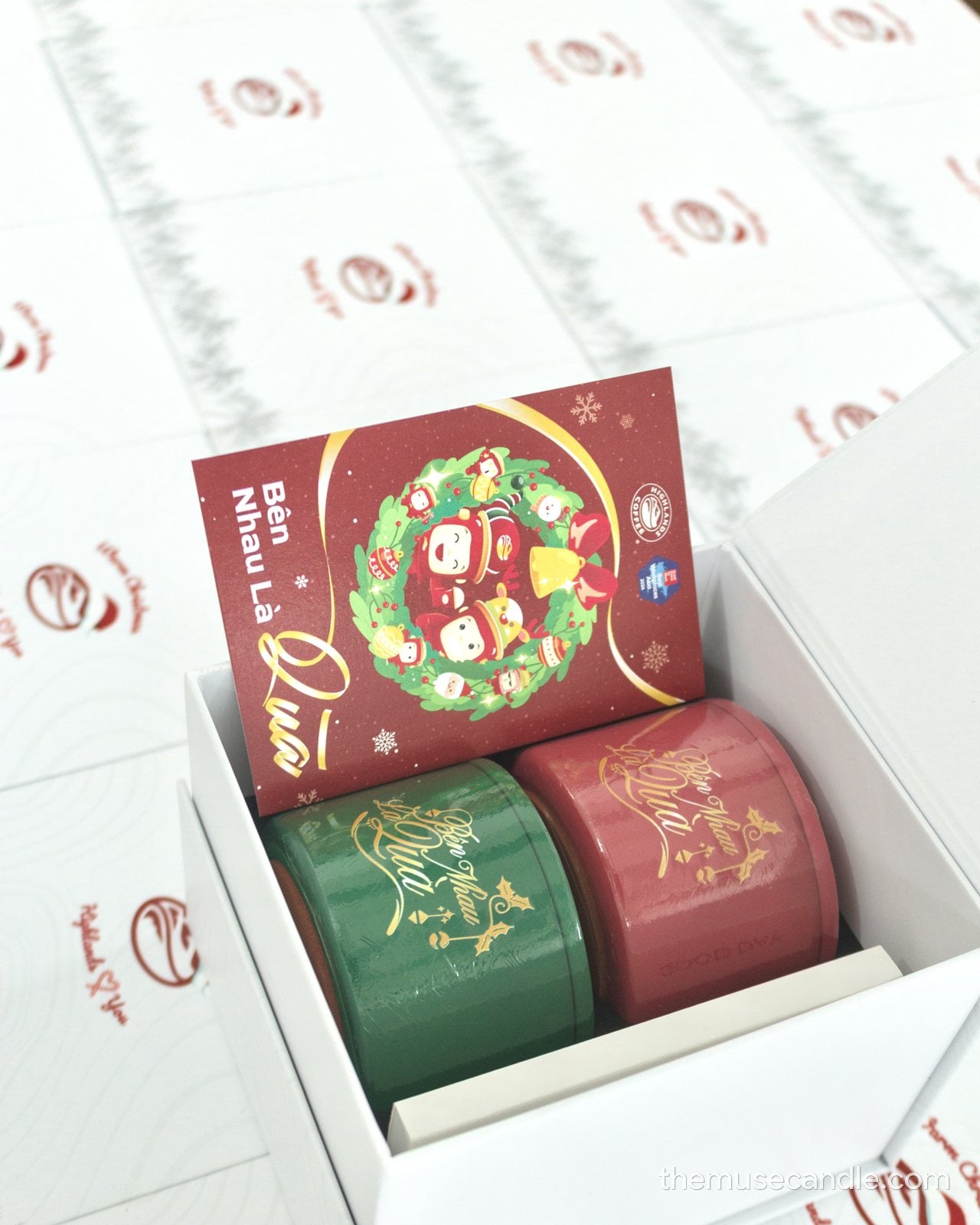 Hộp quà Tết doanh nghiệp gồm nến thơm và thiệp, hộp in logo công ty