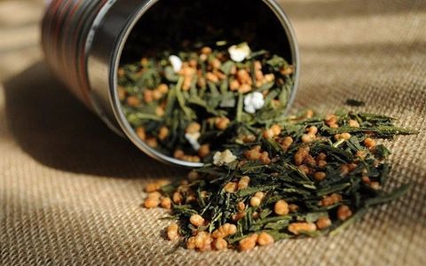 Genmaicha là gì? Vì sao người Nhật thường uống Genmaicha khi ăn sushi?