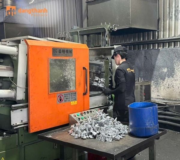 Gia công hợp kim nhôm ADC12 bằng công nghệ đúc áp lực kẽm và nhôm