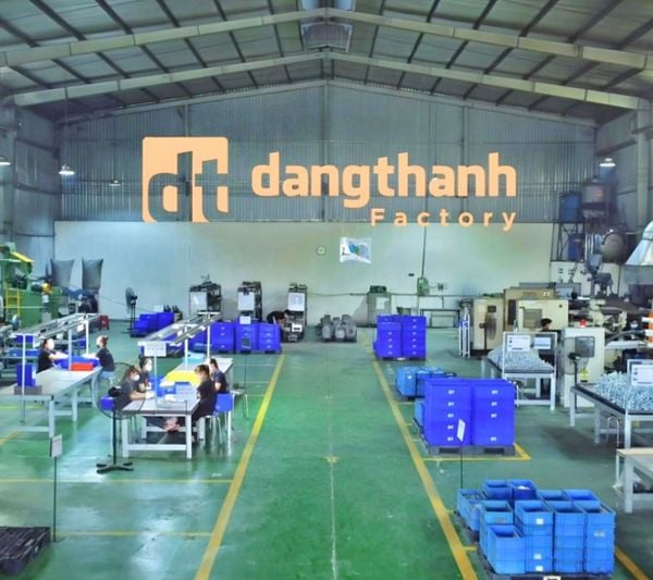 Đăng Thành gia công móc áo theo yêu cầu