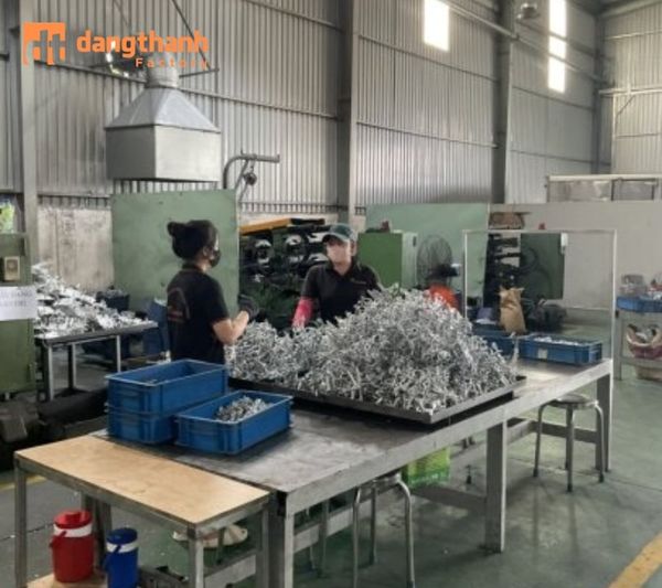 Gia công các loại tay nắm tủ