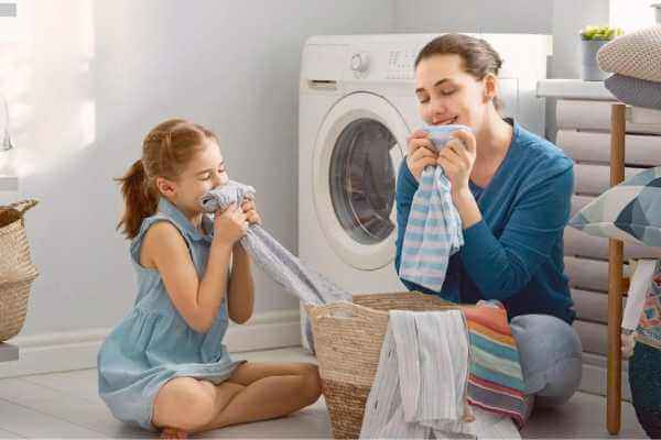 Quần áo sạch thơm như nắng: Bí kíp trị dứt điểm vết bẩn và mùi hôi!