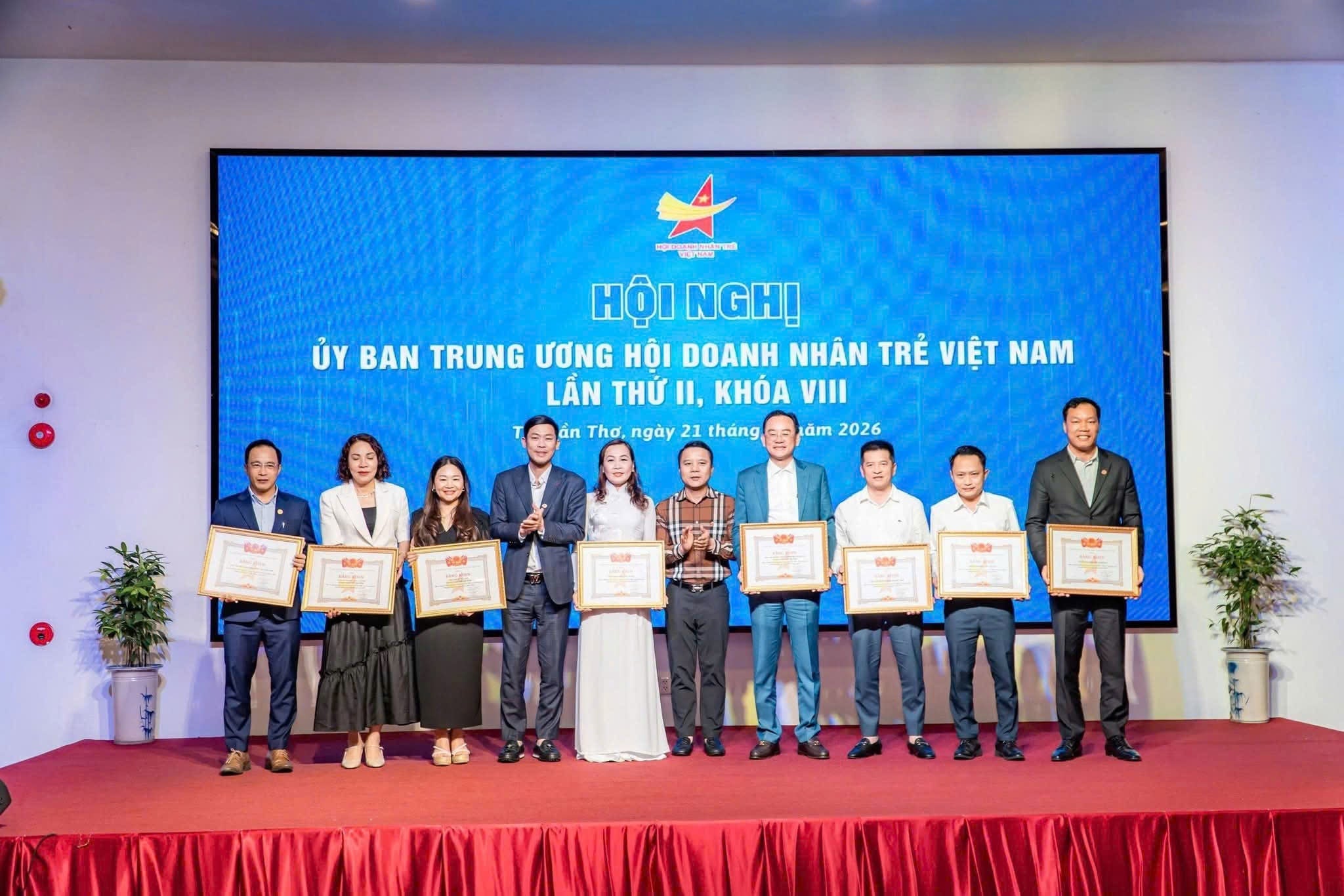 TCCC VINH DỰ NHẬN BẰNG KHEN CỦA TRUNG ƯƠNG HỘI DOANH NHÂN TRẺ VIỆT NAM NĂM 2025