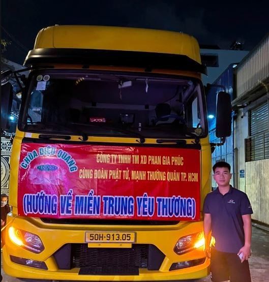 Miền Trung Cố Lên -  Chúng tôi hướng về Bạn