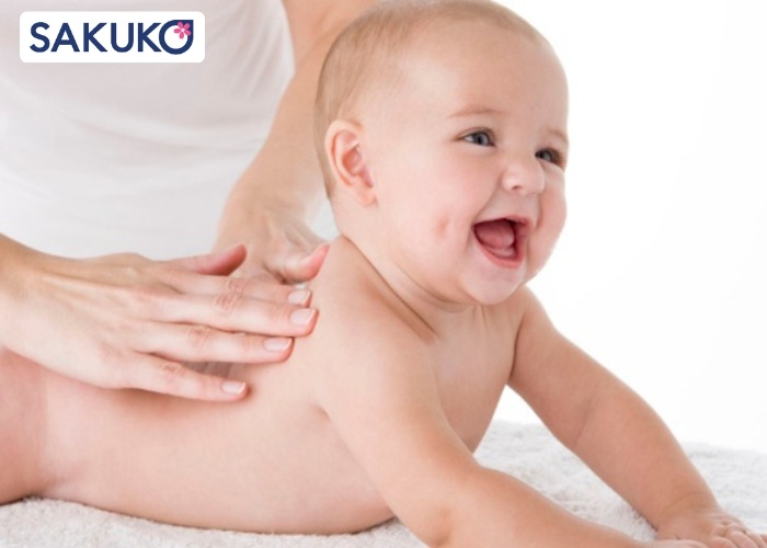 Tắm cho bé đúng cách để không làm mất độ ẩm của da