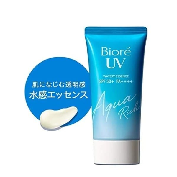 Công thức chứa hạt phấn Silica giúp kiểm soát bóng dầu hiệu quả, giữ cho làn da luôn khô thoáng suốt ngày dài