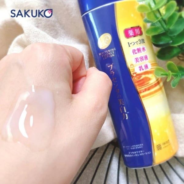 Kết cấu mỏng nhẹ Meishoku Placewhiter Essence Lotion dễ dàng thấm sâu vào da