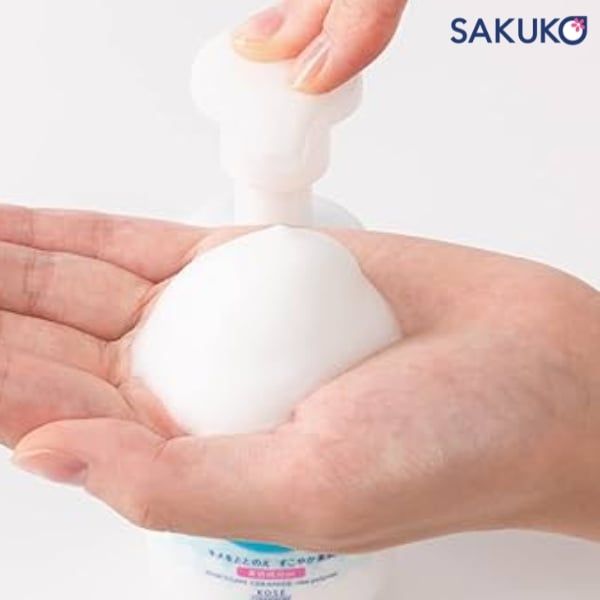 Mỗi lần sử dụng bạn nên lấy 2-3 lần nhấn sữa rửa mặt tẩy trang tạo bọt Kose Softymo Ceramide