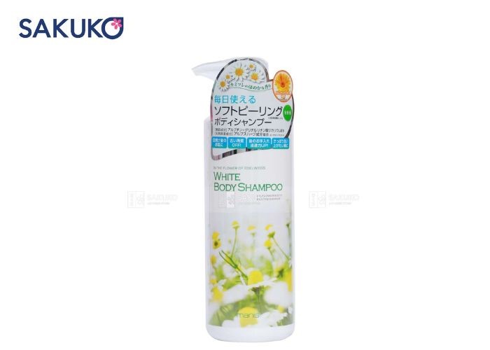 Sữa tắm hoa cúc của Nhật Manis White Body Shampoo giúp dưỡng trắng, mờ thâm mụn