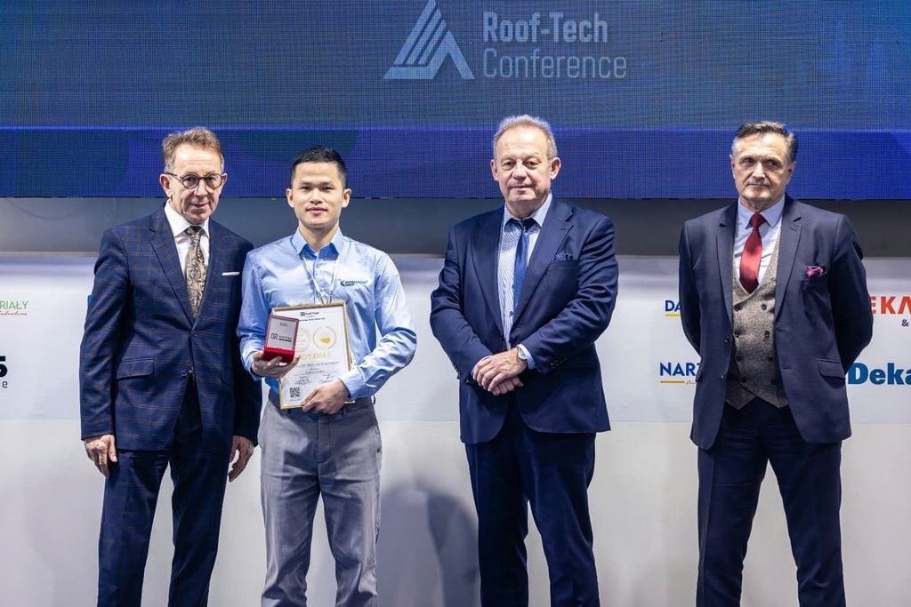 POSHACO Steel Group Honored with “Trade Fair Product Award” at Roof Expo Poland