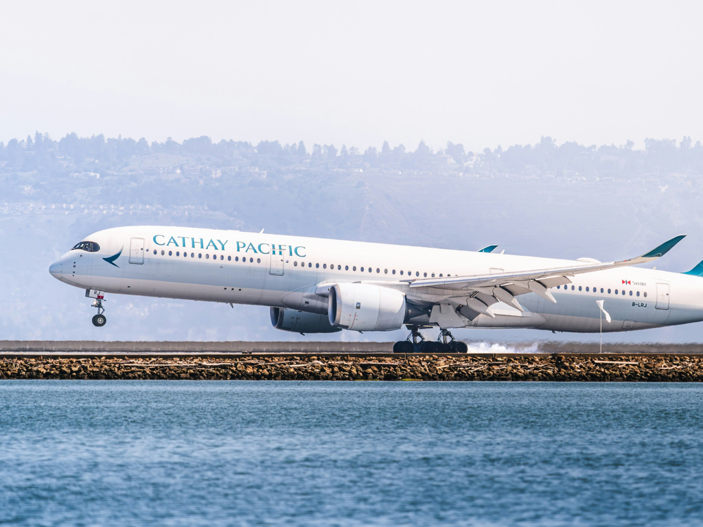 Trải nghiệm hãng hàng không Cathay Pacific - Tiện nghi, dịch vụ và lựa chọn phù hợp