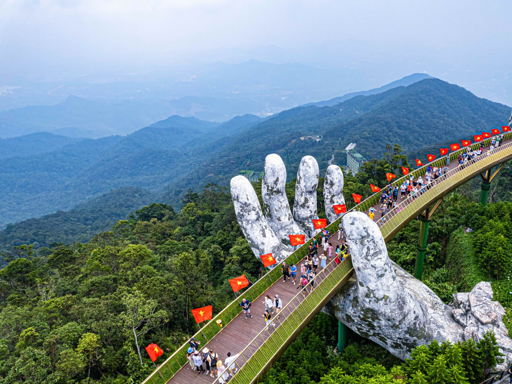 Tour team building Đà Nẵng - tận hưởng biển xanh, nắng vàng