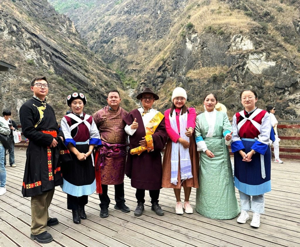 Khe hổ nhảy Saigon Luxury