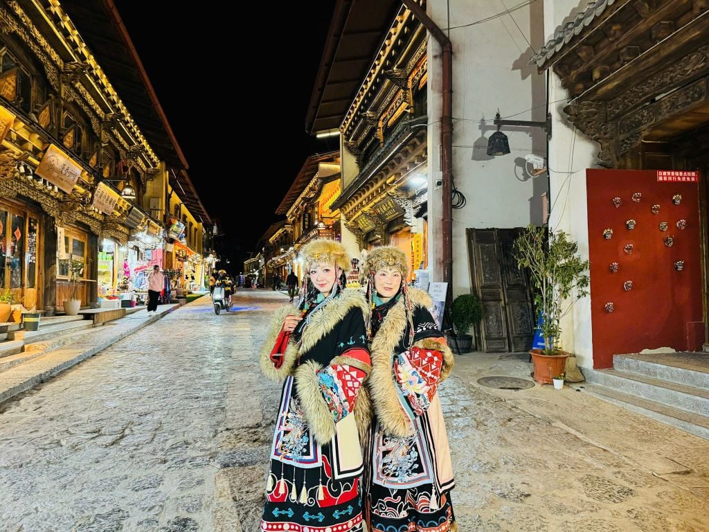 Thành cổ Ánh Trăng Saigon Luxury