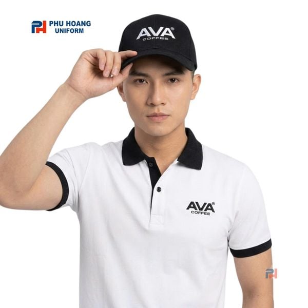 Nón lưỡi trai đen thêu logo trắng nổi AVA Coffee, sản phẩm may đồng phục theo yêu cầu