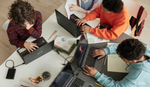Nên mua laptop hãng nào cho sinh viên bền, tốt, chất lượng?