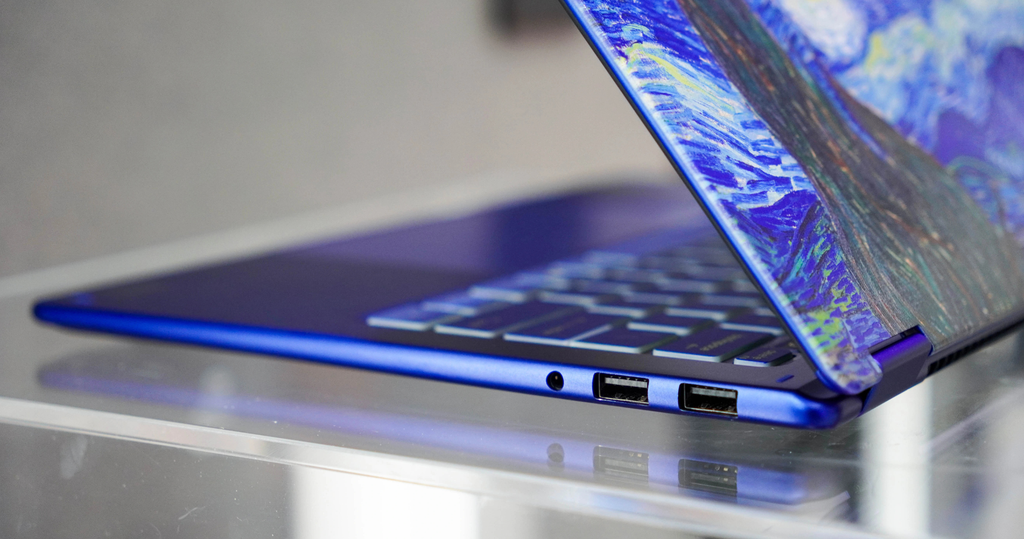 laptop msi prestige 14 flip ai vincent van gogh edition the starry night 295vn góc nghiêng