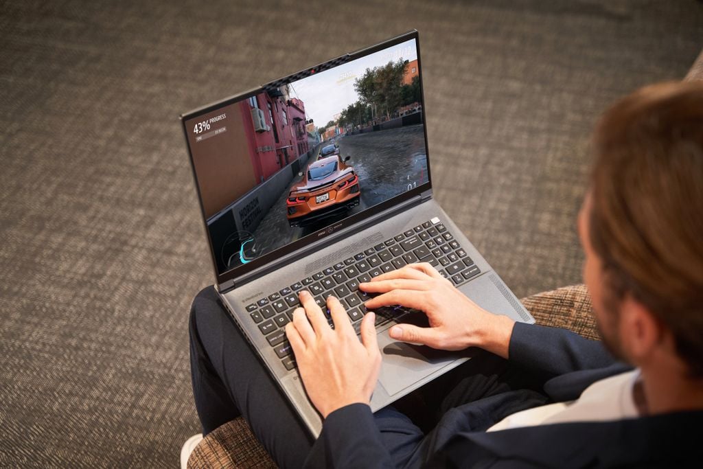 MSI Stealth 16 Mercedes-AMG Motorsport giảm nữa chỉ 1 con