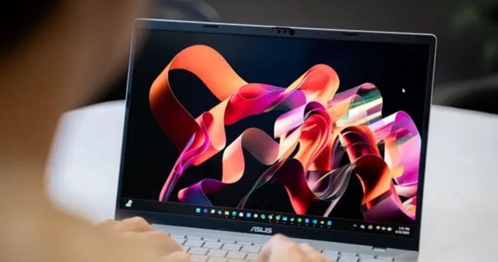 Laptop AI dùng chip AMD Ryzen AI 300 series